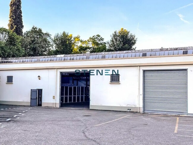 Plus de détails pour Local d'activités à louer