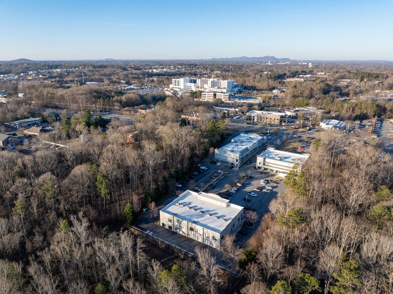 920 Cox Rd, Gastonia, NC à louer - Aérien – Image 2 sur 14