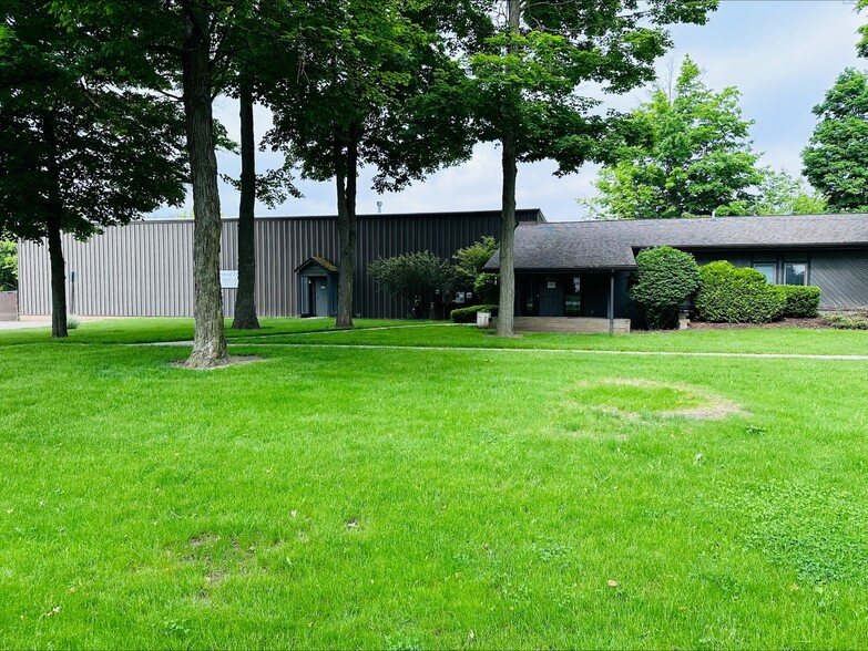 2859-2867 W Jolly Rd, Okemos, MI à louer - Photo de l’immeuble – Image 2 sur 18