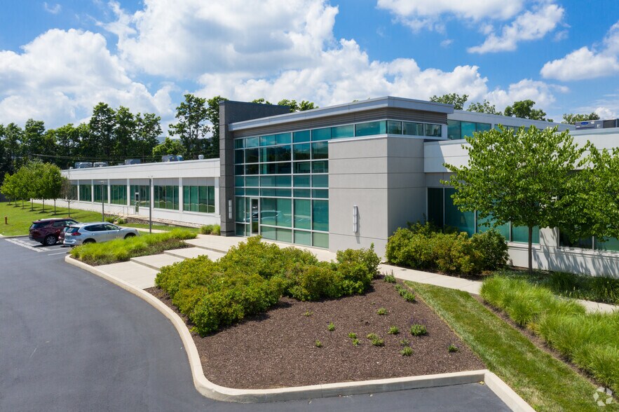 70 E Swedesford Rd, Malvern, PA à louer - Photo de l’immeuble – Image 3 sur 15