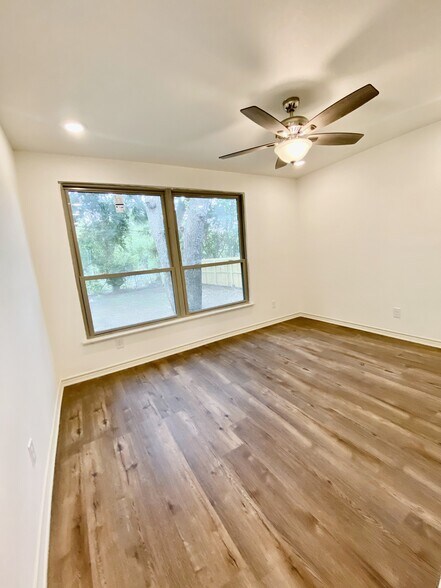 1017-1019 Haynes St, San Marcos, TX à vendre - Photo intérieure – Image 3 sur 31