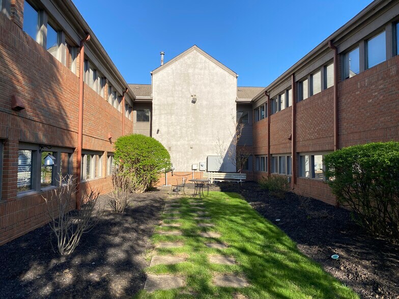 7243 Sawmill Rd, Dublin, OH à louer - Photo de l’immeuble – Image 3 sur 26