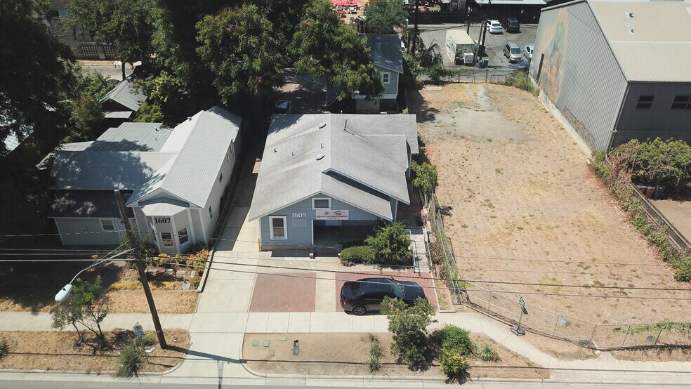 1605 E 7th St, Austin, TX à louer - Photo de l’immeuble – Image 2 sur 17