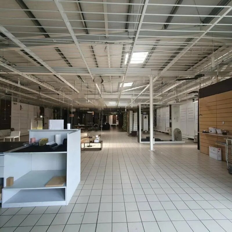 Local commercial dans Valence à louer Photo de l’immeuble– Image 1 sur 4