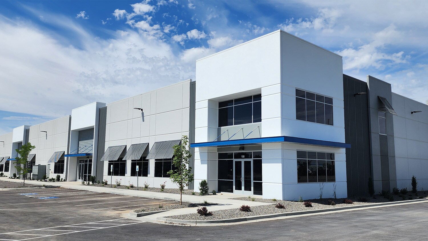 100 Benchmark Way, Meridian, ID à louer Photo principale– Image 1 sur 3