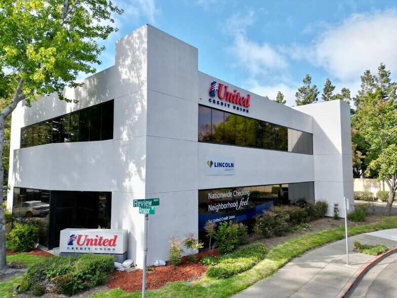 111 Review Way, Hayward, CA à louer - Photo de l’immeuble – Image 2 sur 9