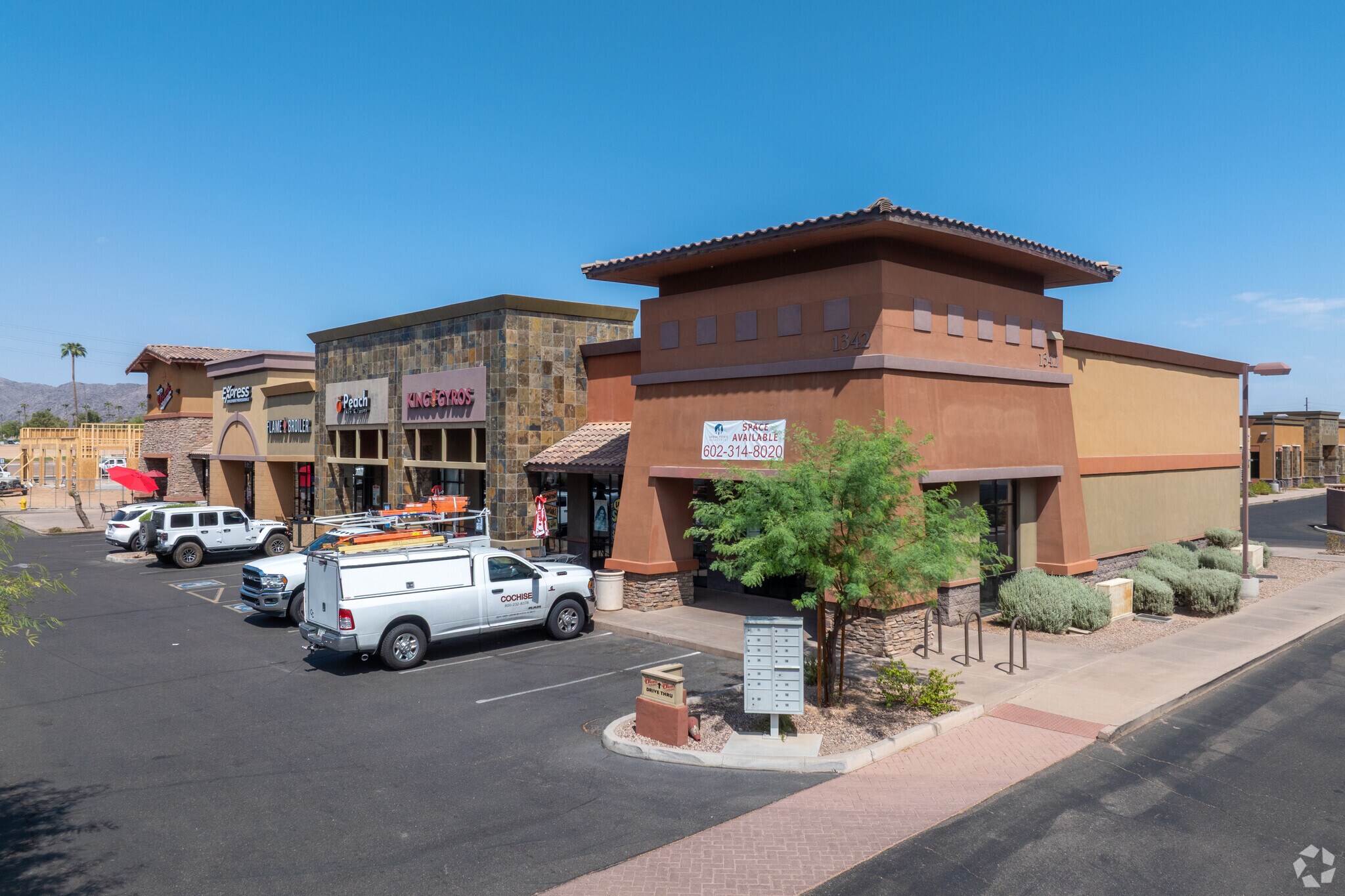 1342 W Warner Rd, Tempe, AZ à louer Photo principale– Image 1 sur 27