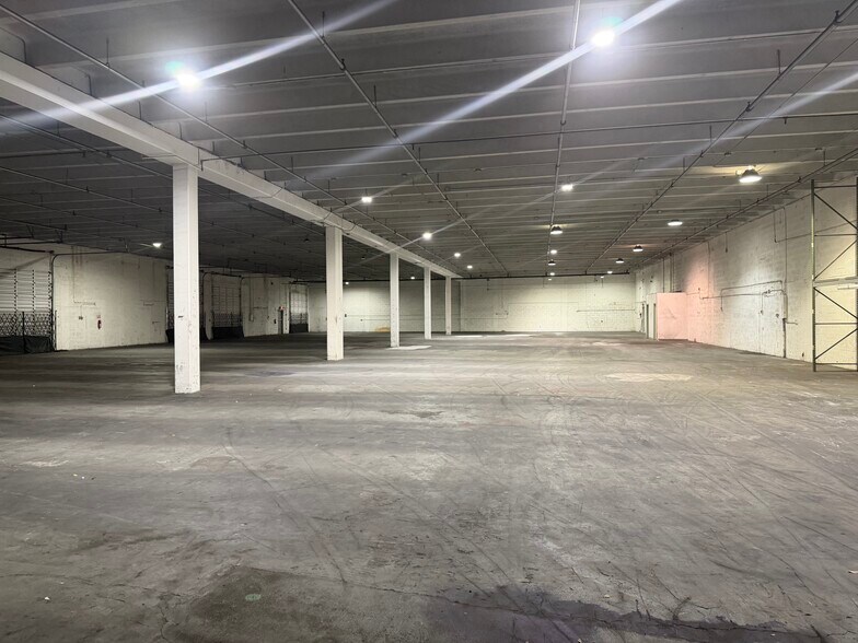 13160 NW 43rd Ave, Opa Locka, FL à vendre - Photo de l’immeuble – Image 3 sur 10