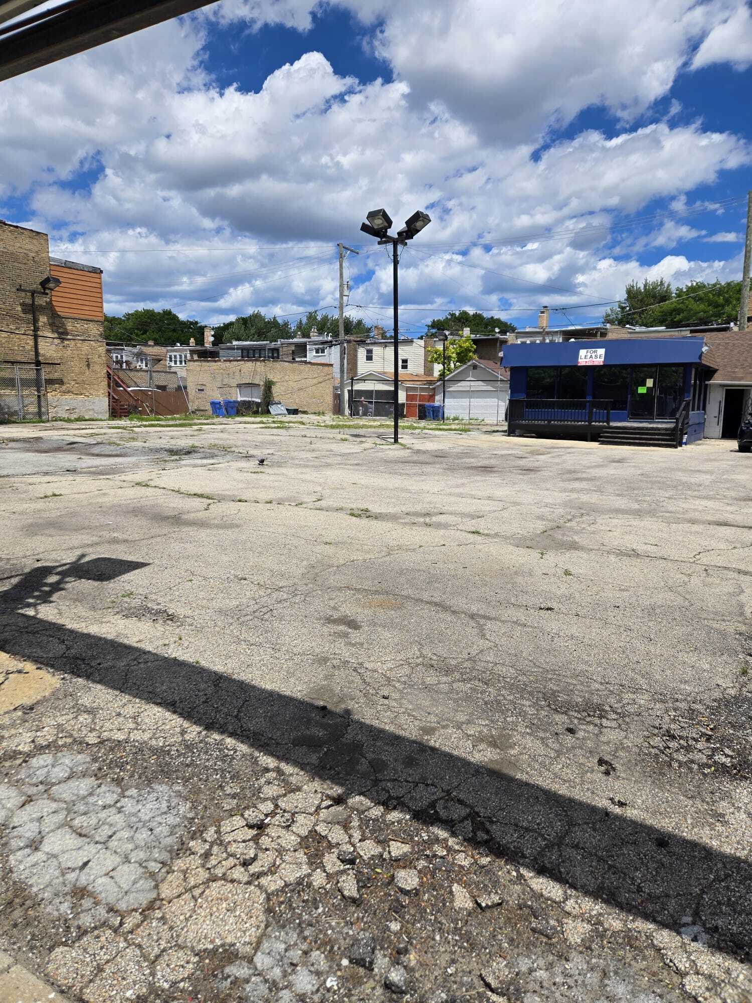 2901 N Cicero Ave, Chicago, IL à louer Autre– Image 1 sur 10