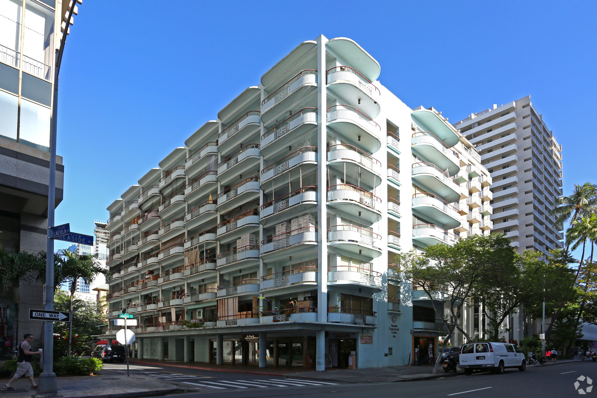 334 Seaside Ave, Honolulu, HI à louer Photo de l’immeuble– Image 1 sur 7