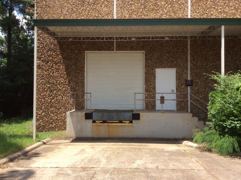 5408 Interstate Dr, Shreveport, LA à louer - Photo de l’immeuble – Image 3 sur 16