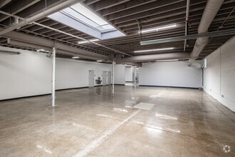 4256 W Diversey Ave, Chicago, IL à louer Photo intérieure– Image 2 sur 4