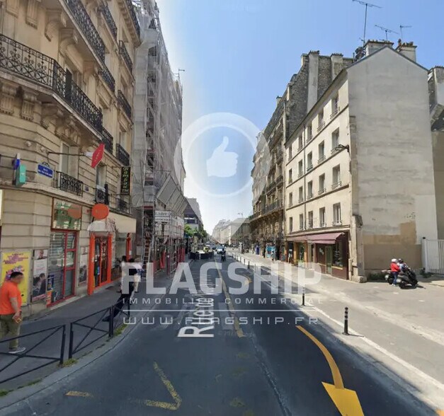 Local commercial dans Paris à louer - Photo de l’immeuble – Image 2 sur 2