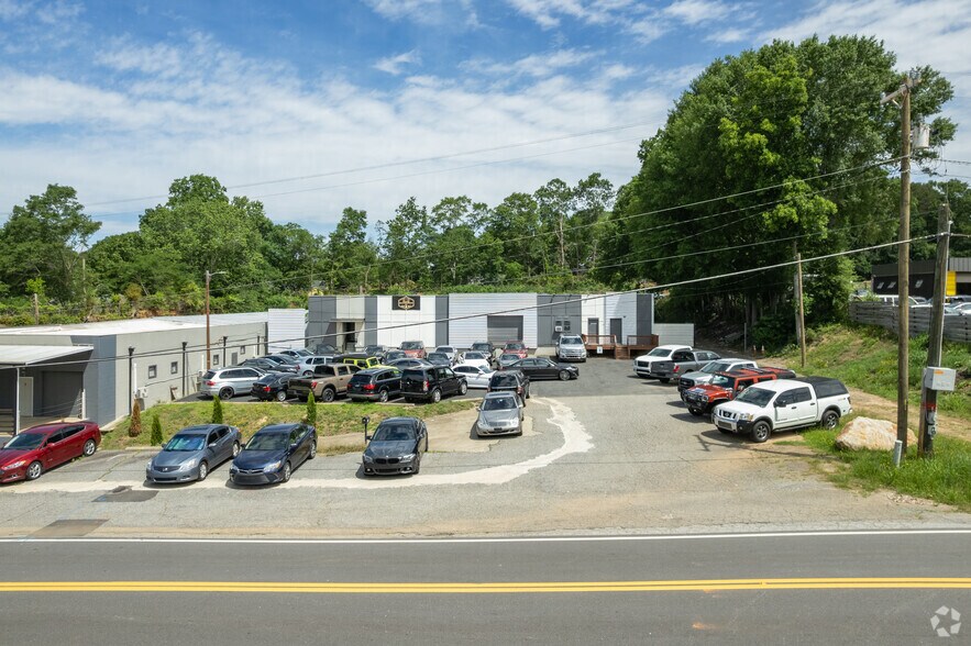 872 W Main St, Spartanburg, SC à vendre - Photo de l’immeuble – Image 2 sur 22