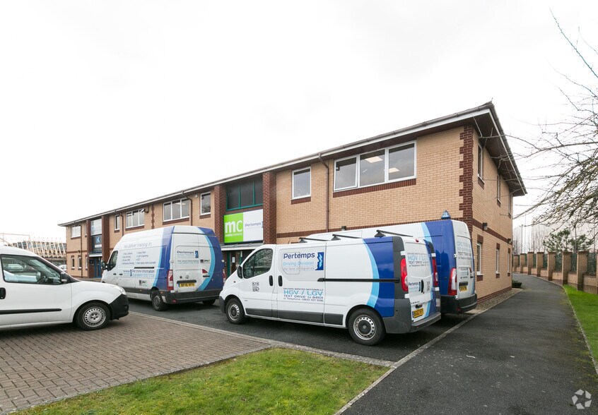 101-104 Love Ln, Cirencester à louer - Photo de l’immeuble – Image 3 sur 21