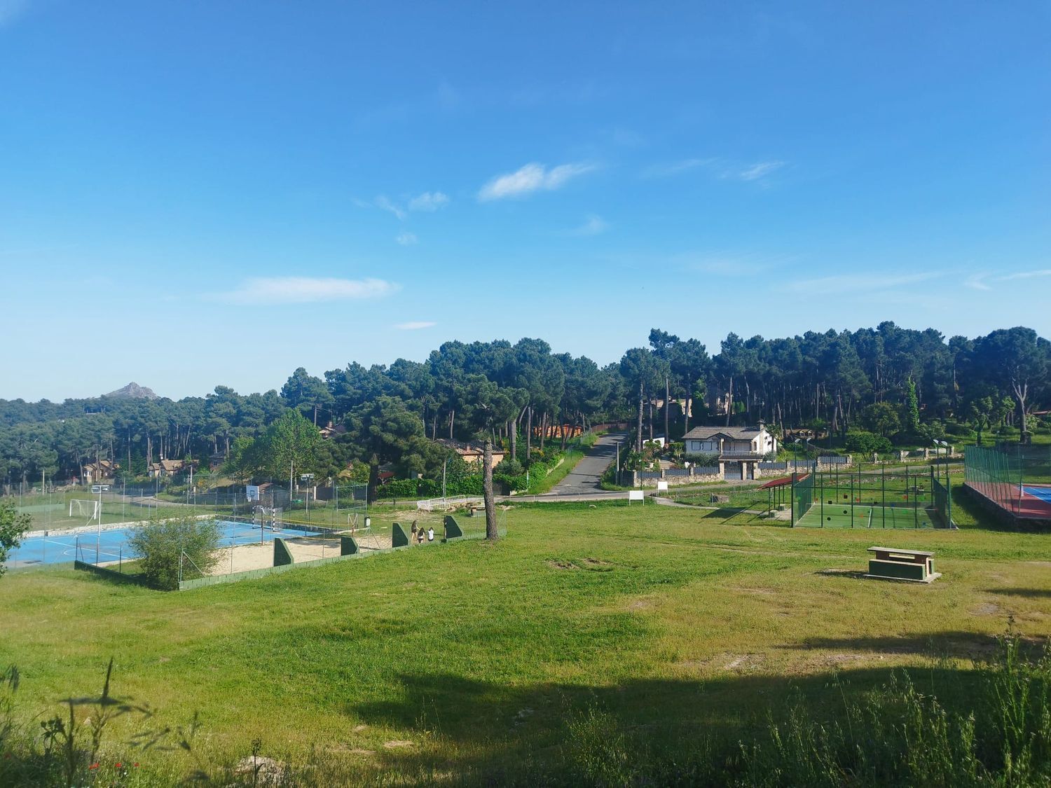 Calle de Coruña, 919, Cadalso de los Vidrios, Madrid à vendre Photo de l’immeuble– Image 1 sur 23