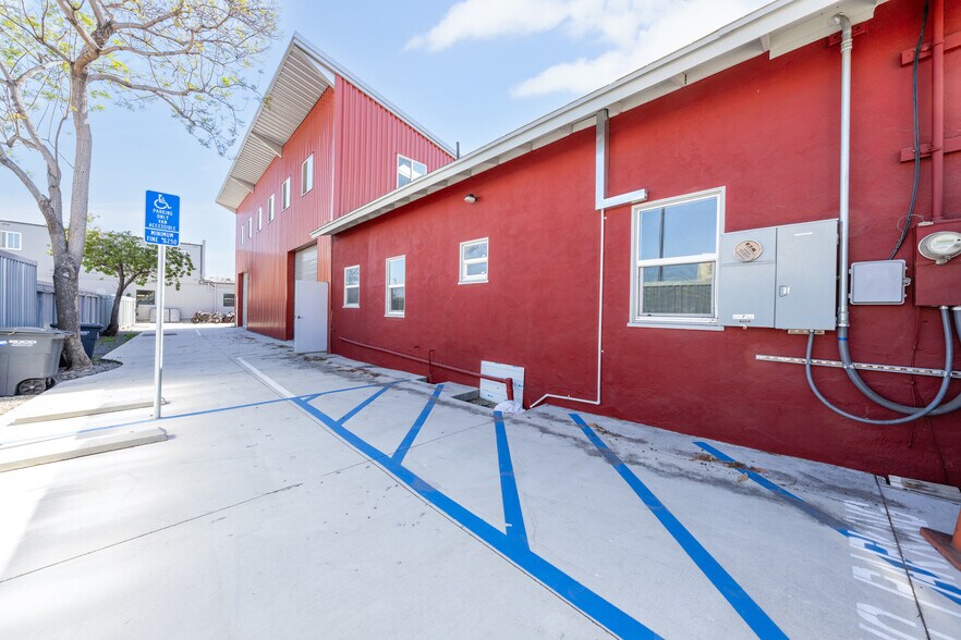 7687 Lemon Ave, Lemon Grove, CA à louer - Photo de l’immeuble – Image 3 sur 5