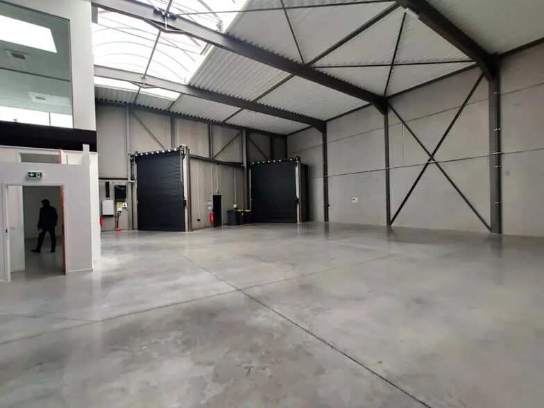 Local d’activités dans Seclin à louer - Photo intérieure – Image 2 sur 13