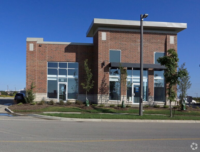 Woodbine Avenue & Dovedale Drive, Georgina, ON à louer - Photo de l’immeuble – Image 2 sur 5