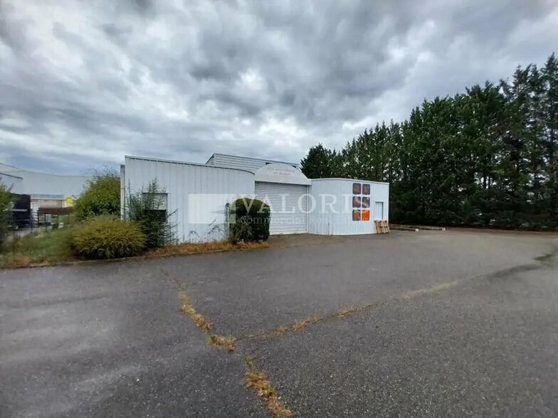 Local d’activités dans Béligneux à louer - Photo de l’immeuble – Image 1 sur 7