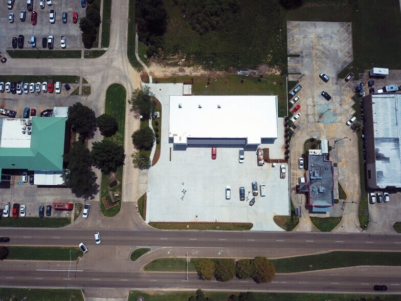 4343 S Sherwood Forest Blvd, Baton Rouge, LA à louer - Photo de l’immeuble – Image 3 sur 3