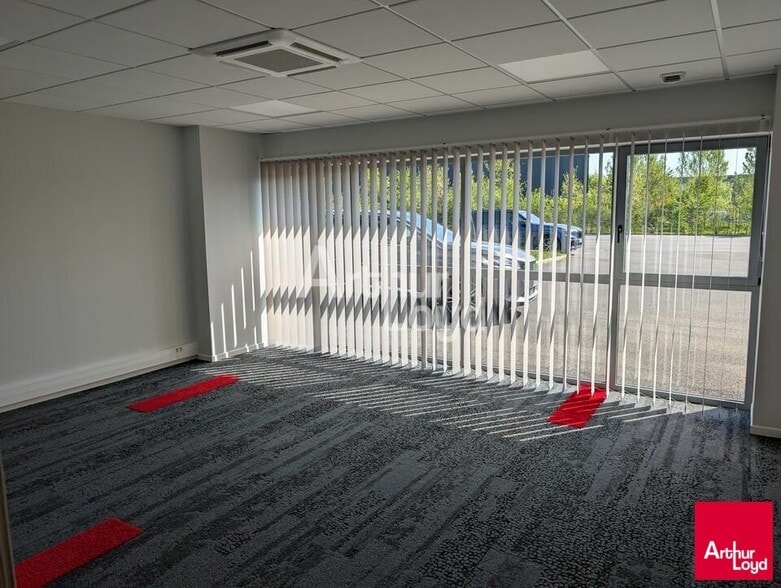 Local d'activités dans Noyal-Châtillon-sur-Seiche à vendre - Photo intérieure – Image 3 sur 8