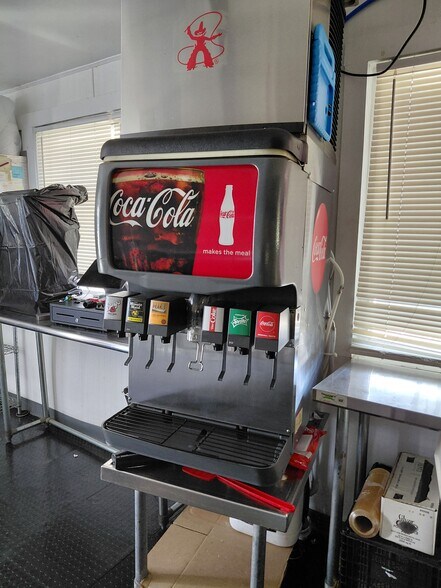 184 N Main St, Norwich, CT à vendre - Photo de l’immeuble – Image 2 sur 12