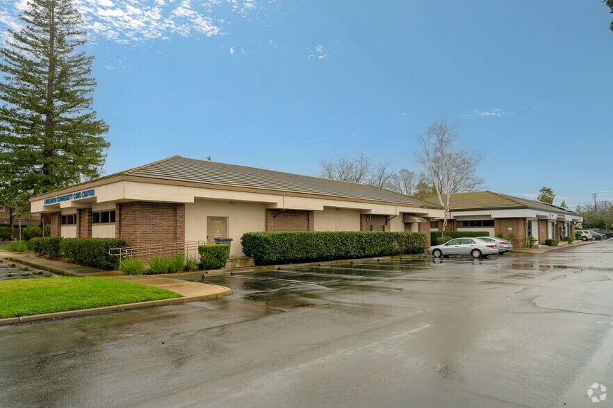 1130 Conroy Ln, Roseville, CA à louer - Photo principale – Image 1 sur 15