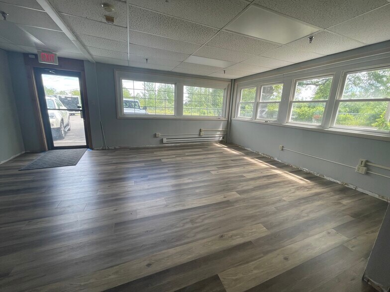 102 Sharron Ave, Plattsburgh, NY à louer - Photo intérieure – Image 2 sur 5