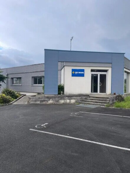 Local d’activités dans CHANGÉ à louer - Photo de l’immeuble – Image 2 sur 10