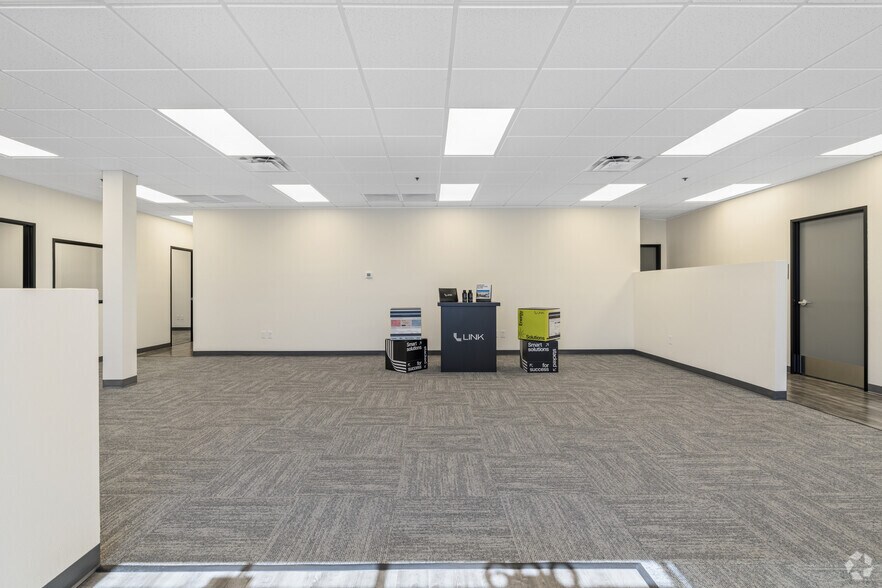 5302 W Buckeye Rd, Phoenix, AZ à louer - Hall d’entrée – Image 2 sur 22
