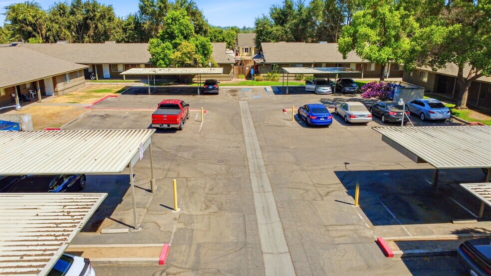 1262 N Marks Ave, Fresno, CA à vendre - Photo de l’immeuble – Image 2 sur 52