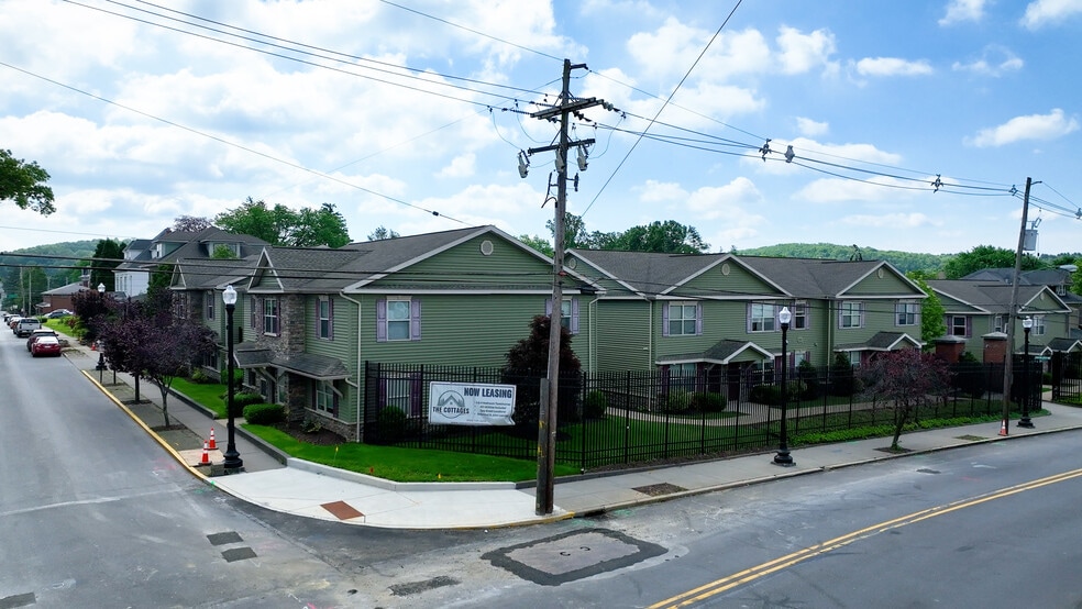 Student Housing - Cottages on the Pointe portefeuille de 2 biens à vendre sur LoopNet.fr - ProVideo LoopNet – Image 3 sur 33