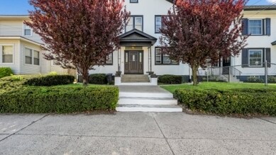 210 Pond St, Bristol, PA à vendre Photo principale– Image 1 sur 4