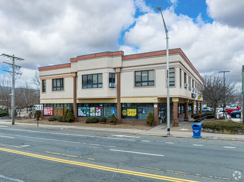 45 N Main St, Bristol, CT à vendre - Photo principale – Image 1 sur 20