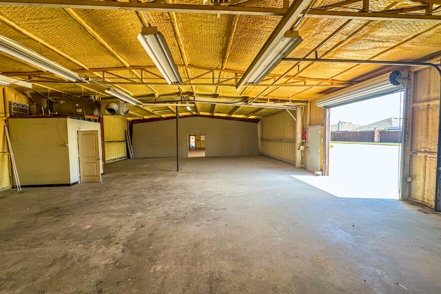 140 Coin St, Fort Worth, TX à vendre - Photo de l’immeuble – Image 3 sur 20