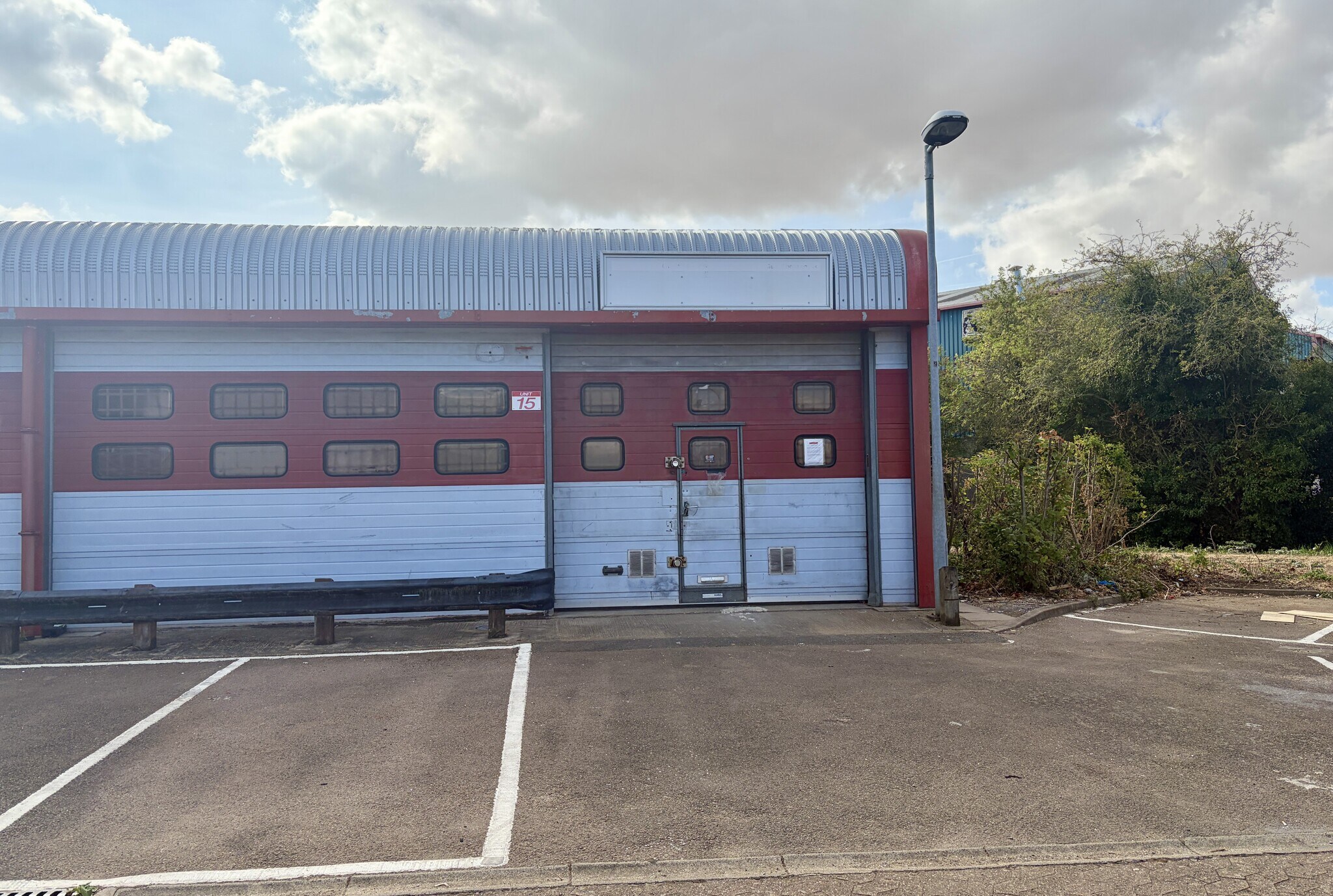 Cherrycourt Way, Leighton Buzzard à louer Photo de l’immeuble– Image 1 sur 2