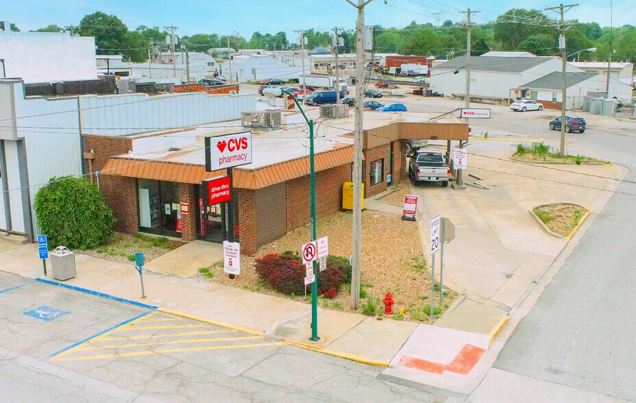 101 S 2nd St, Odessa, MO à vendre - Photo de l’immeuble – Image 2 sur 10