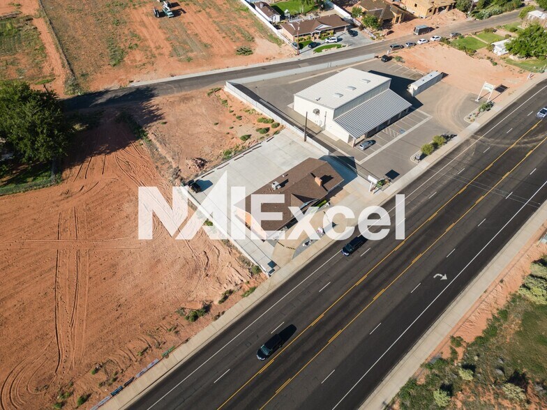 2357 Santa Clara Dr, Santa Clara, UT à louer - Photo de l’immeuble – Image 3 sur 15