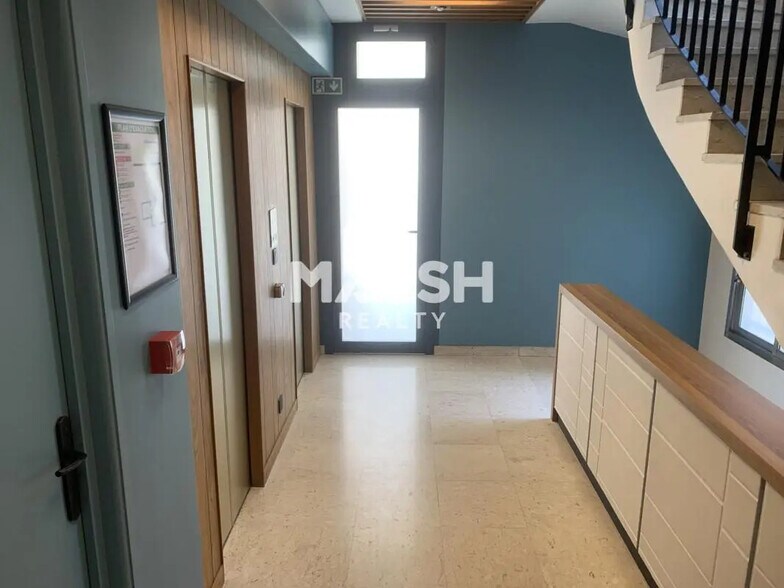 Bureau dans Lyon à vendre - Hall d’entrée – Image 3 sur 18