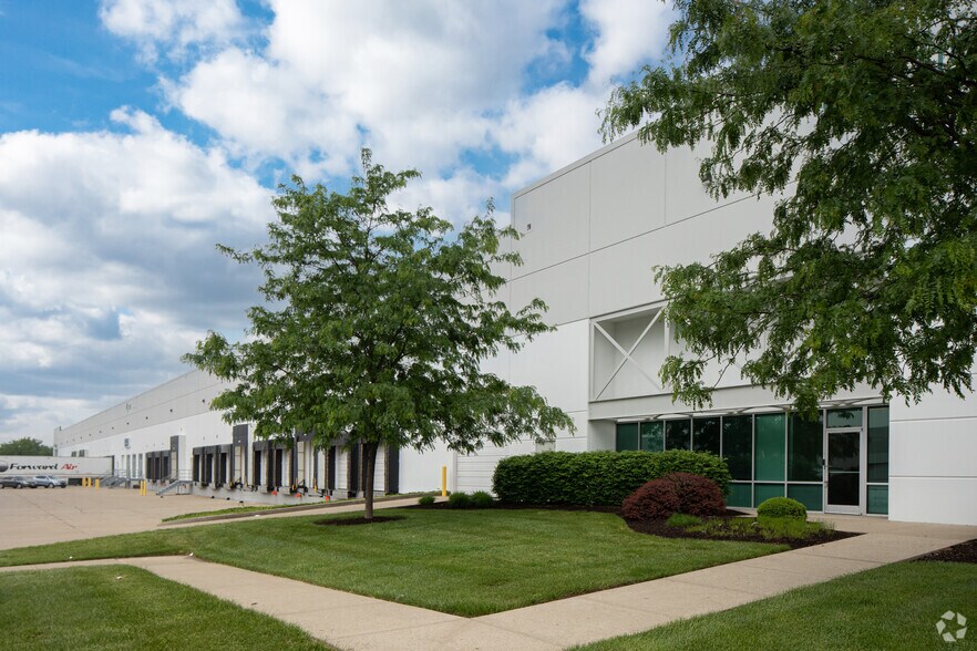 1107-1133 Aviation Blvd, Hebron, KY à louer - Photo de l’immeuble – Image 1 sur 5