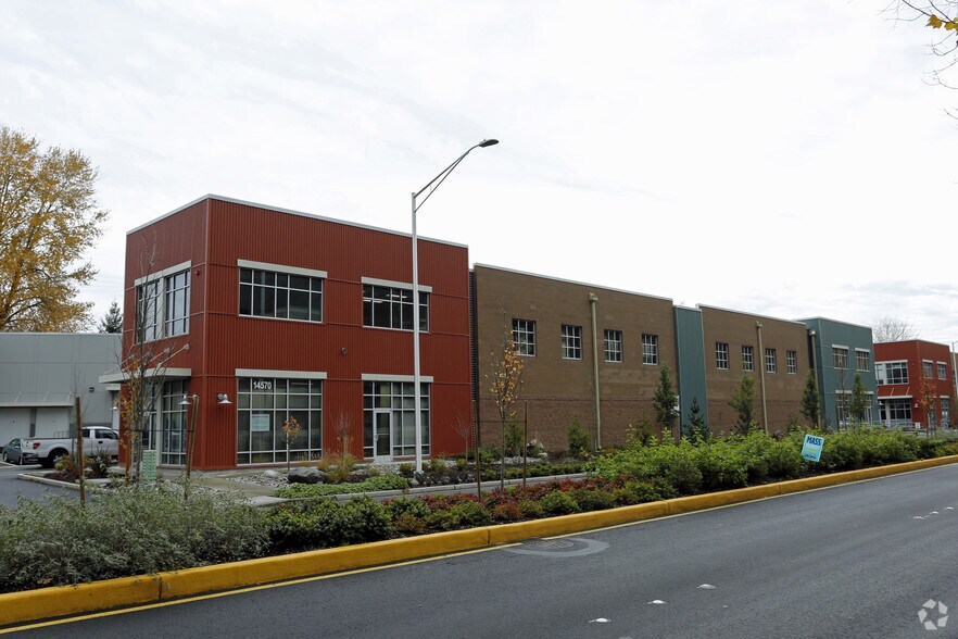 14570 Interurban Ave S, Tukwila, WA à louer - Photo de l’immeuble – Image 2 sur 3