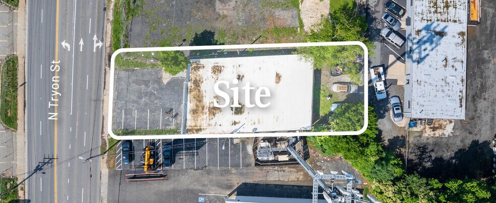 2709 N Tryon St, Charlotte, NC à louer - Photo de l’immeuble – Image 2 sur 4