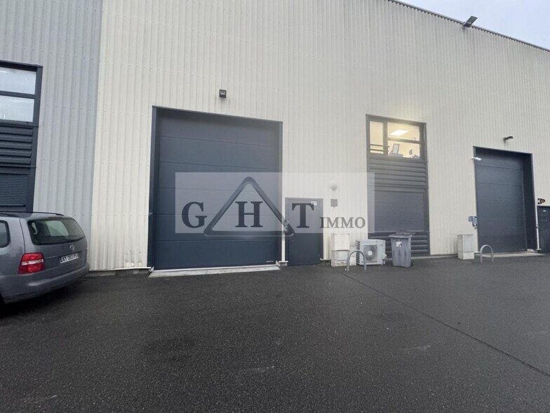 Industriel/Logistique dans Valenton à vendre - Photo de l’immeuble – Image 2 sur 5