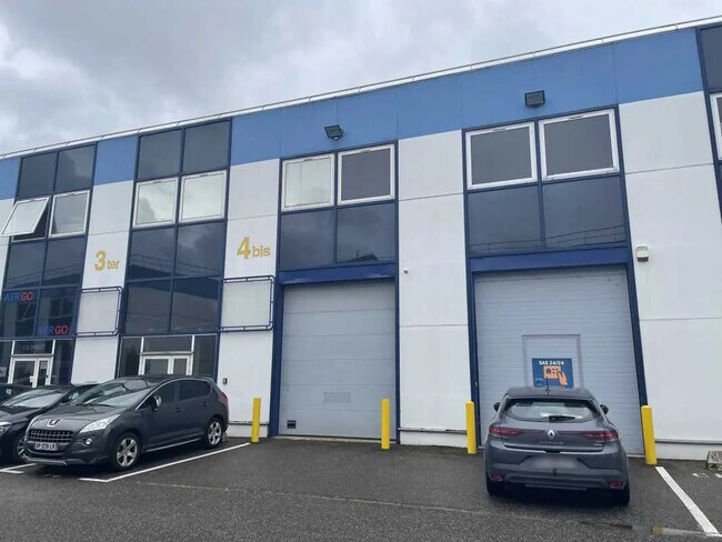 Plus de détails pour Bureau, Local d'activités à louer