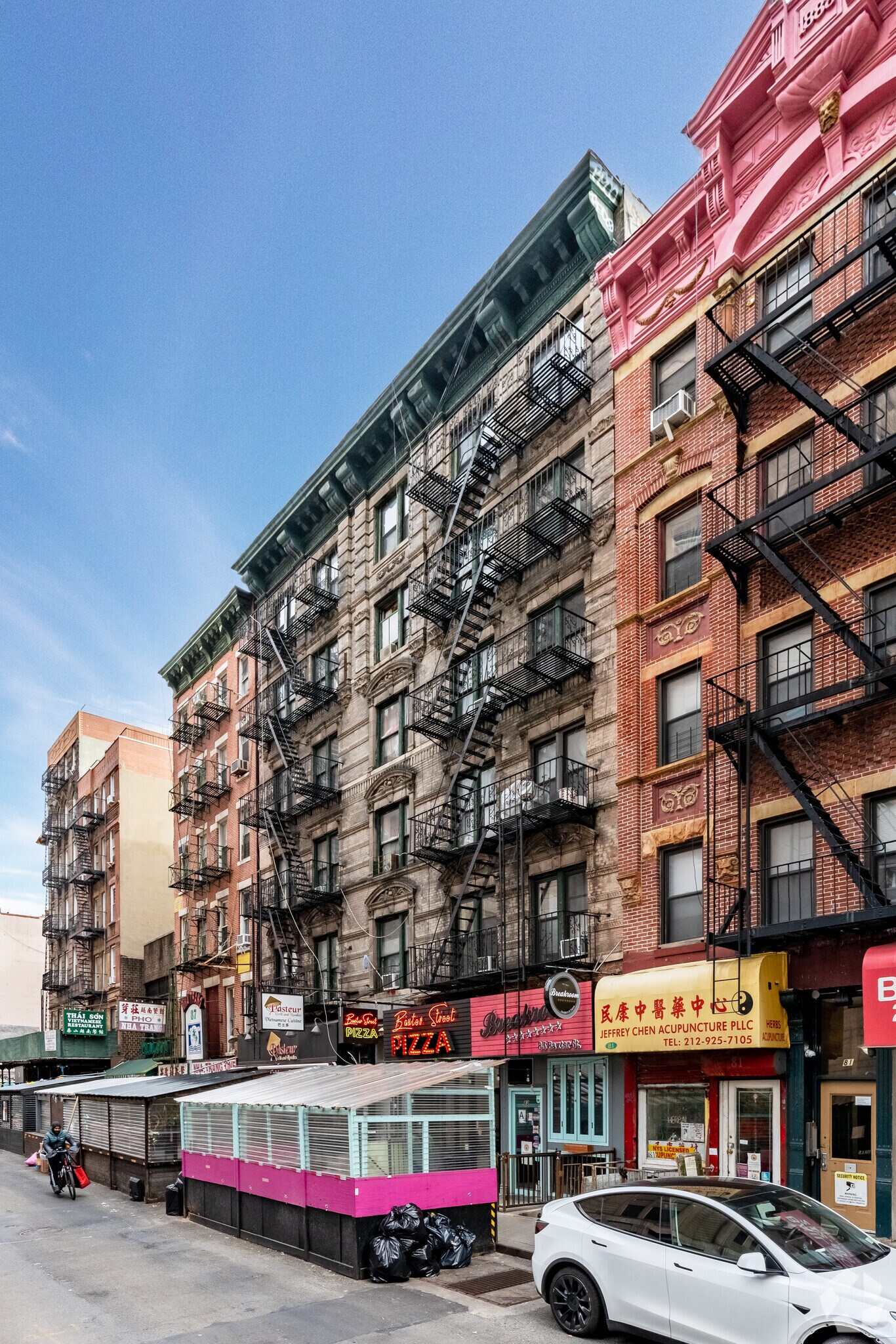 83-85 Baxter St, New York, NY à louer Photo principale– Image 1 sur 6