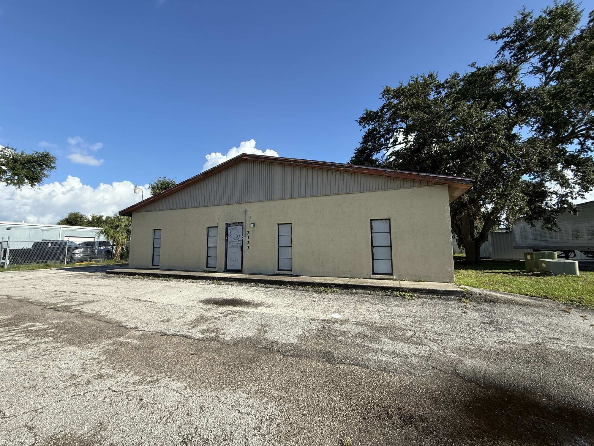 2123 Whitfield Park Ave, Sarasota, FL à vendre Photo de l’immeuble– Image 1 sur 5