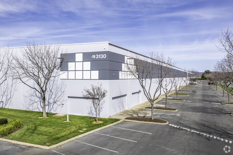 3130 Venture Dr, Lincoln, CA à louer - Photo de l’immeuble – Image 1 sur 7