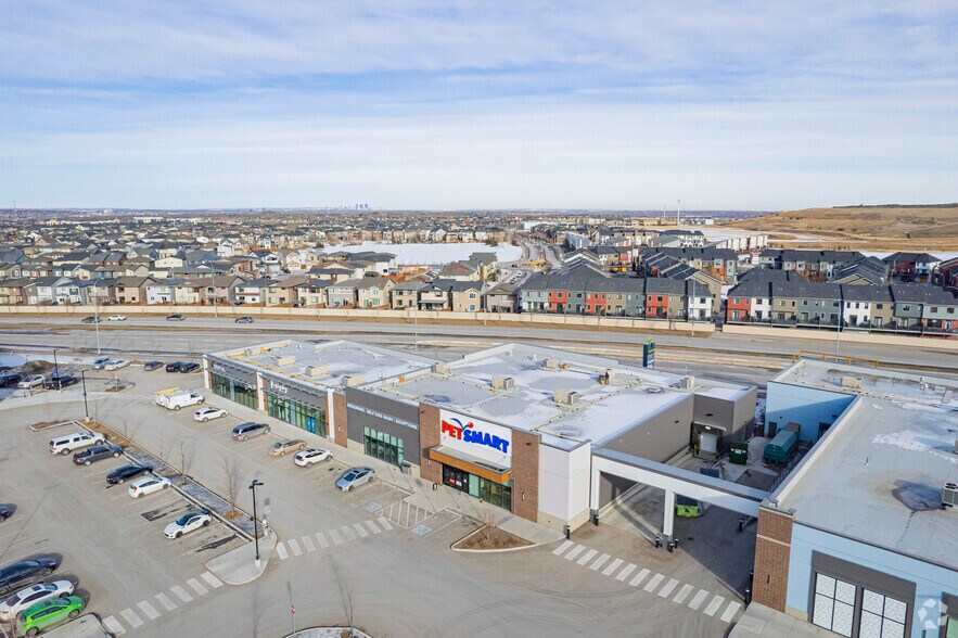 80 Longview Cmn SE, Calgary, AB à louer - Aérien – Image 3 sur 4