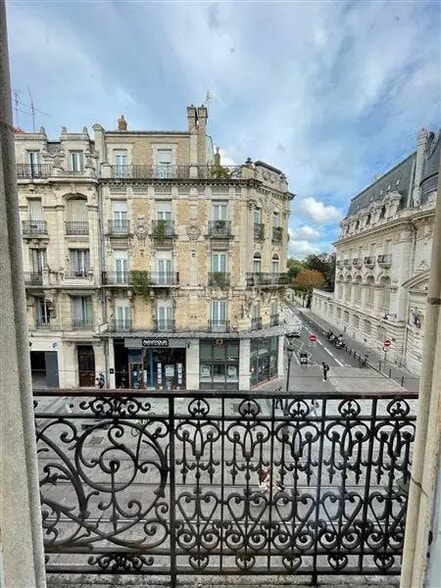 33 Rue De La République, Orléans à louer - Photo de l’immeuble – Image 3 sur 12